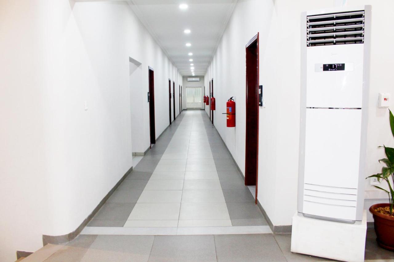 Ixoras Hotel คินชาซา ภายนอก รูปภาพ