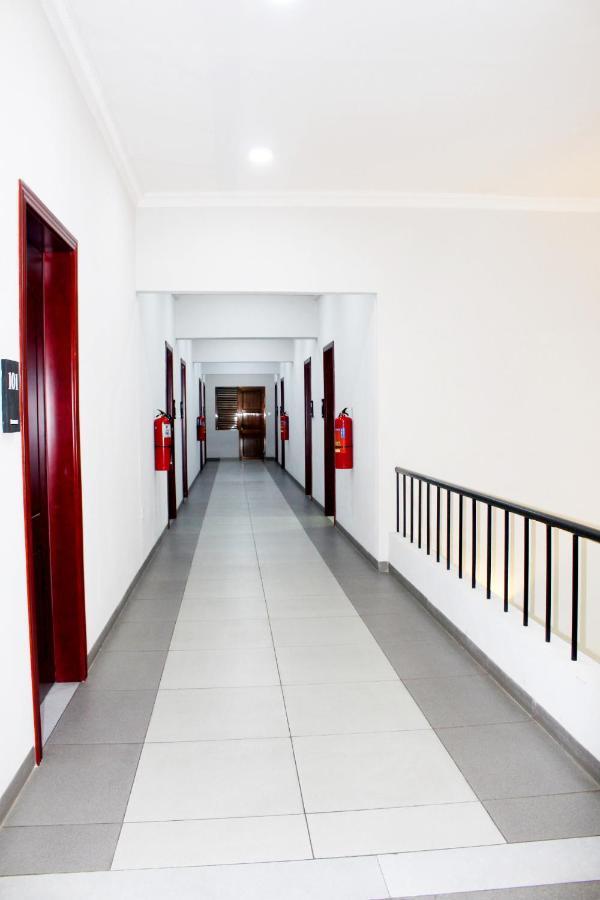 Ixoras Hotel คินชาซา ภายนอก รูปภาพ