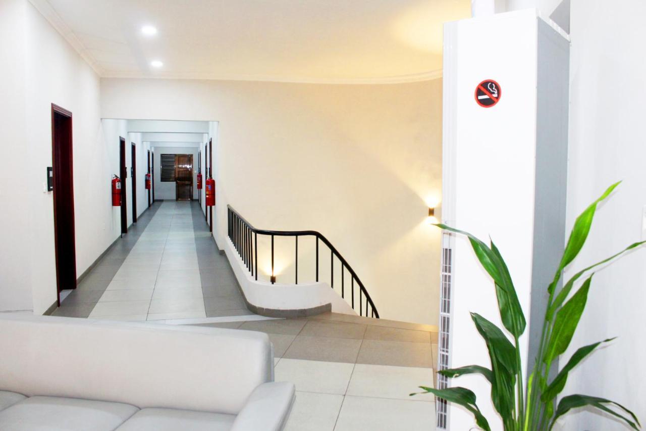 Ixoras Hotel คินชาซา ภายนอก รูปภาพ