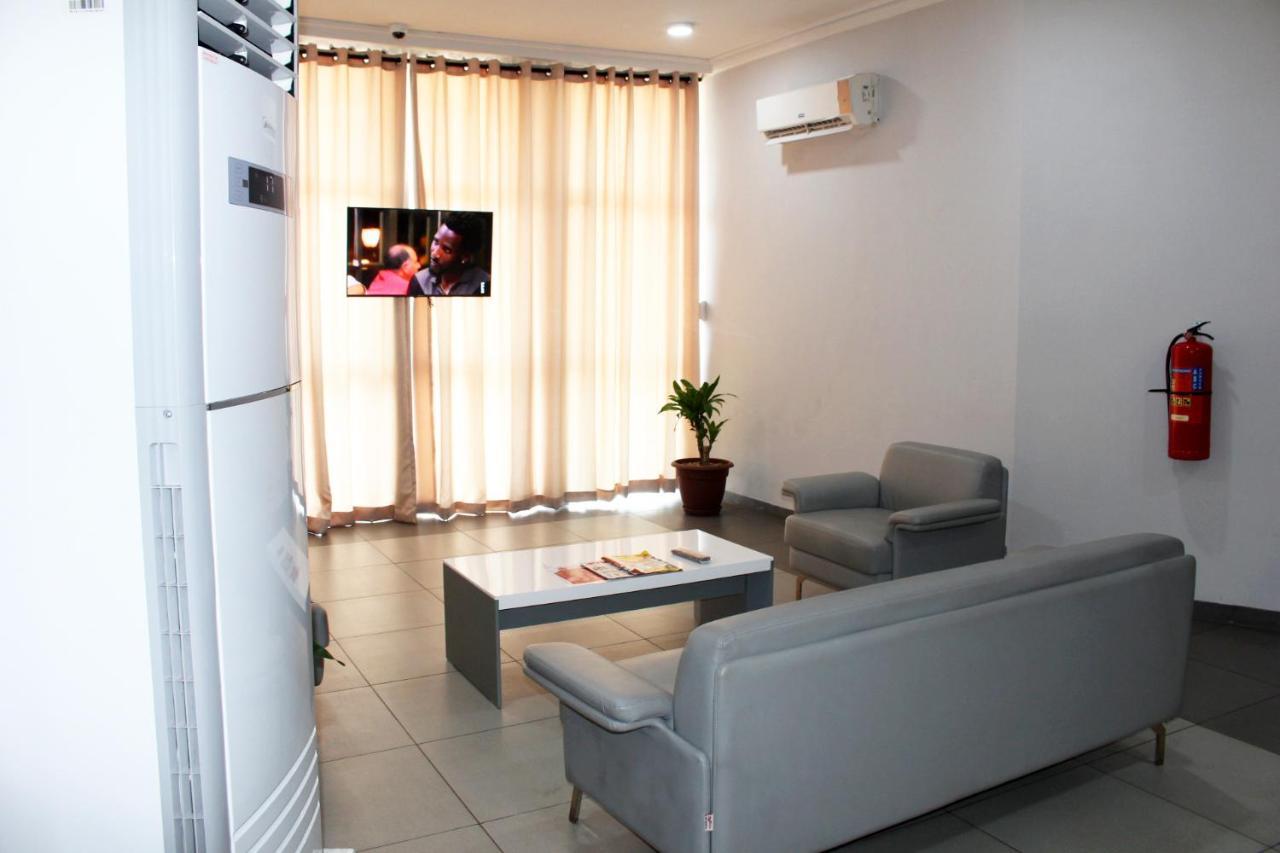 Ixoras Hotel คินชาซา ภายนอก รูปภาพ