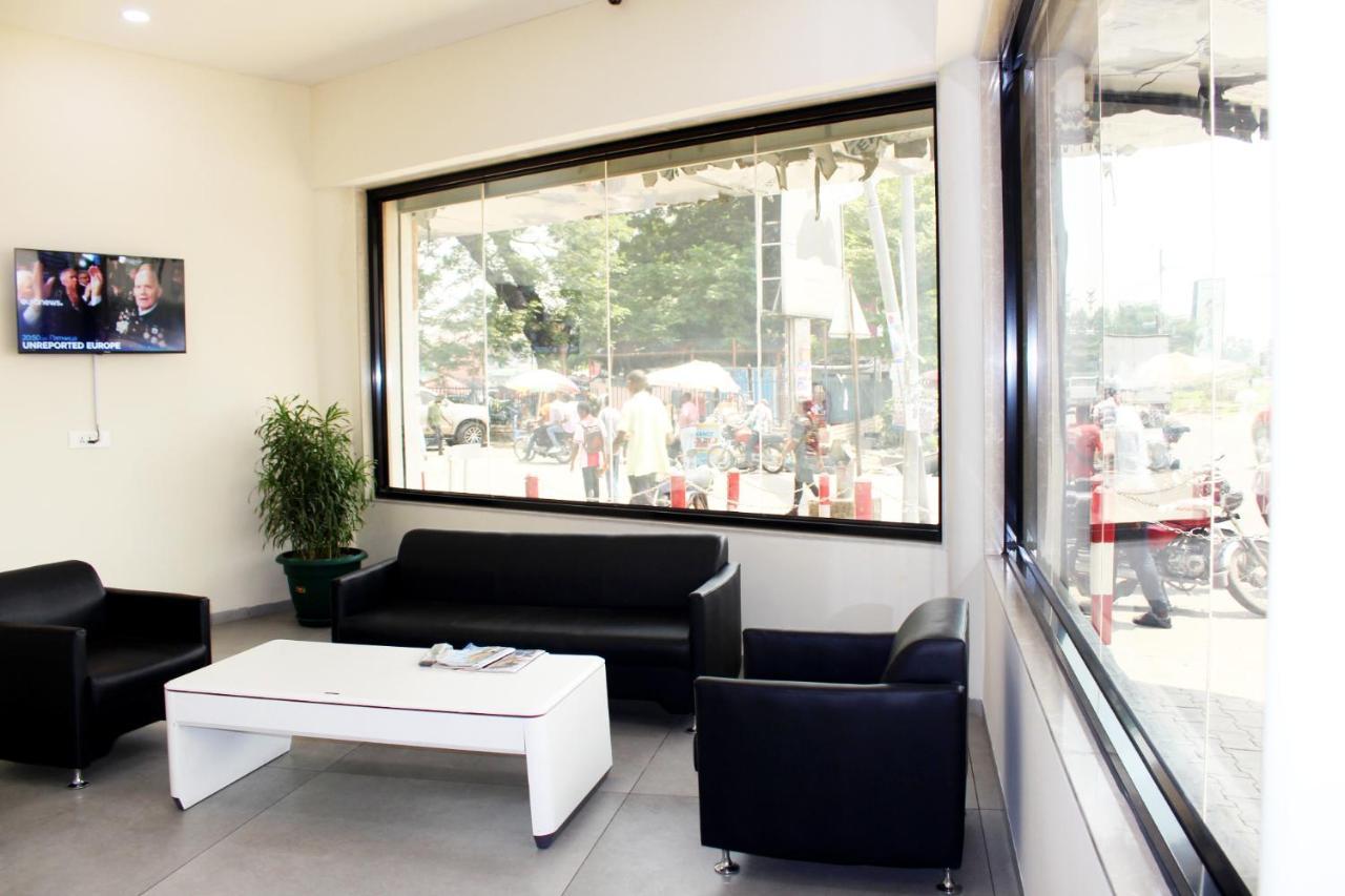 Ixoras Hotel คินชาซา ภายนอก รูปภาพ
