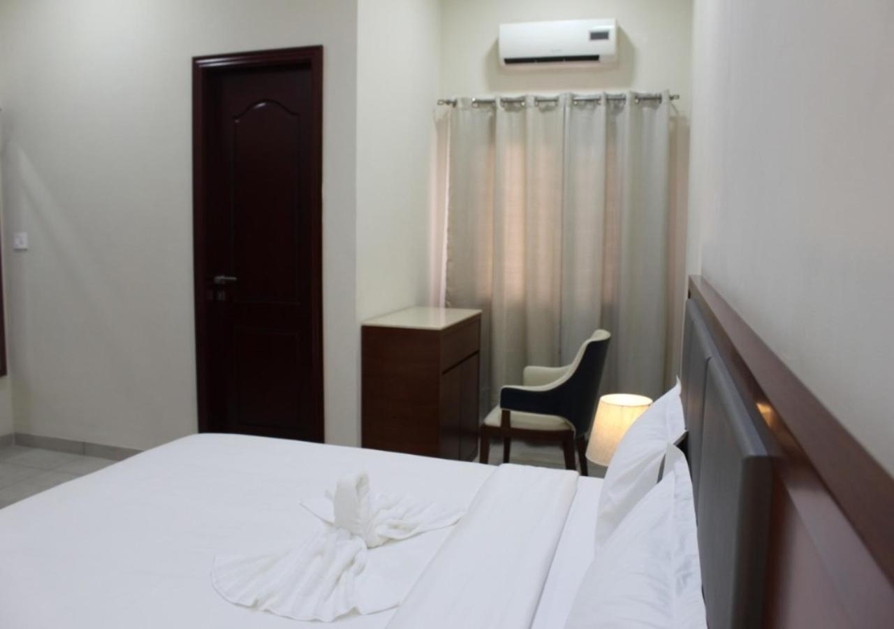 Ixoras Hotel คินชาซา ภายนอก รูปภาพ